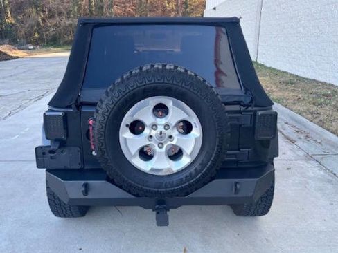 Used 2015 Jeep Wrangler Unlimited Sahara w/ Connectivity Group image 18