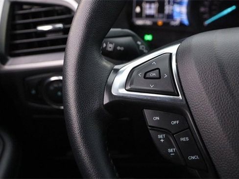 Certified 2024 Ford Edge SEL image 11