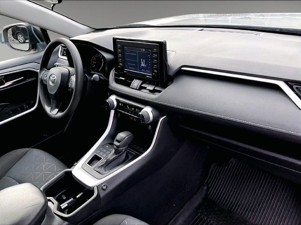 Used 2022 Toyota RAV4 XLE AWD/4WD image 14