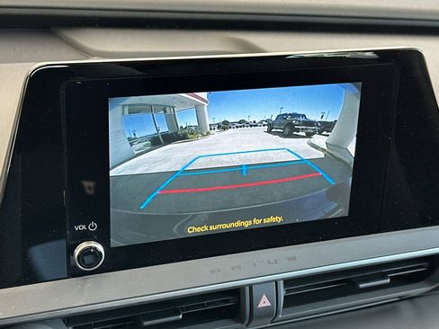 Used 2024 Toyota Prius LE image 19