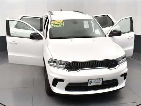 Used 2024 Dodge Durango SXT image 10