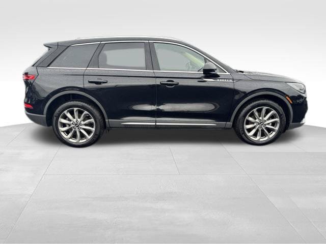 Certified 2022 Lincoln Corsair AWD w/ Premium Package image 2