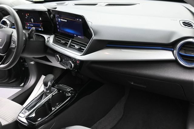 Used 2025 Chevrolet Trax LT FWD image 30