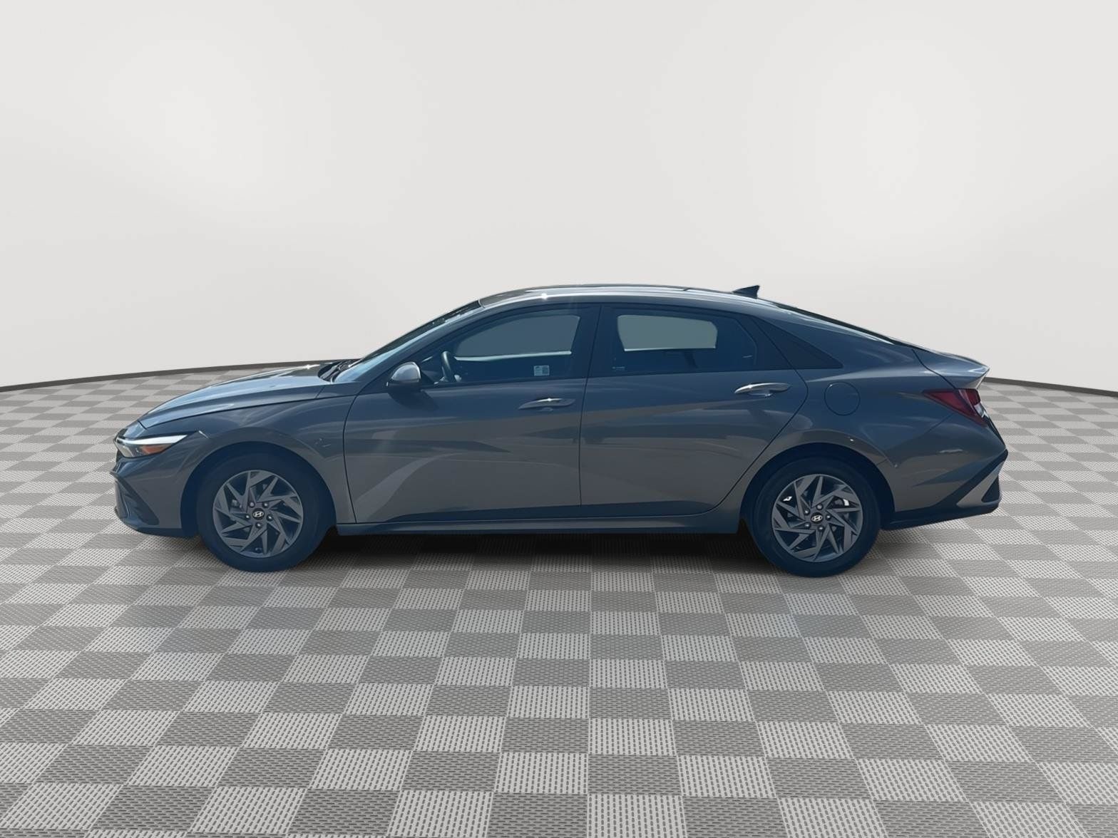 Certified 2024 Hyundai Elantra SEL FWD image 16