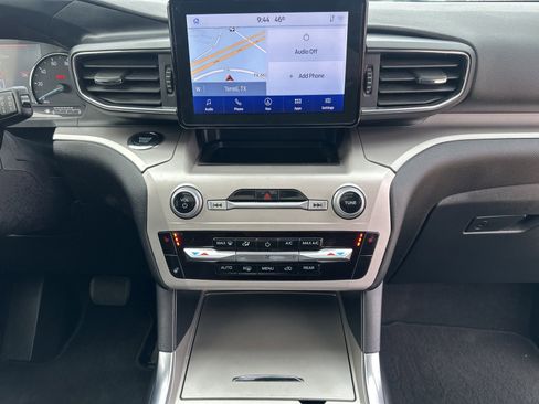 Used 2022 Ford Explorer XLT w/ Equipment Group 202A image 26