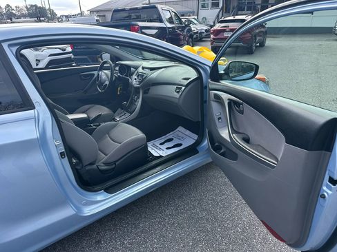 Used 2013 Hyundai Elantra image 10