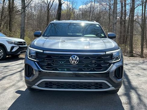Certified 2025 Volkswagen Atlas Cross Sport SE image 6