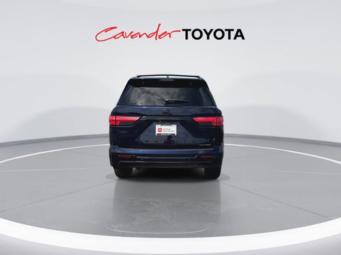 Certified 2025 Toyota Sequoia Platinum AWD/4WD image 7
