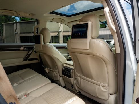 Used 2014 Lexus GX 460 Luxury AWD/4WD image 18