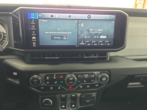 Used 2024 Jeep Wrangler Sport S image 19