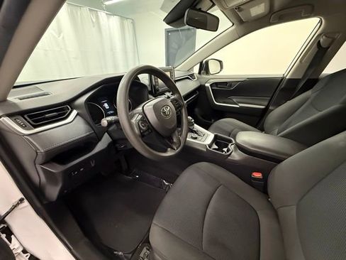 Used 2020 Toyota RAV4 LE w/ All Weather Liner Package AWD/4WD image 12