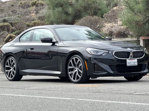 Certified 2023 BMW 230i Coupe w/ Premium Package image 6