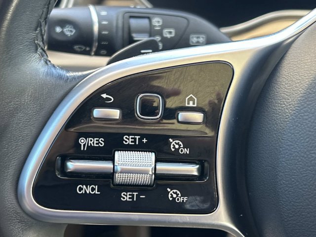 Used 2021 Mercedes-Benz GLC 300 4MATIC image 28