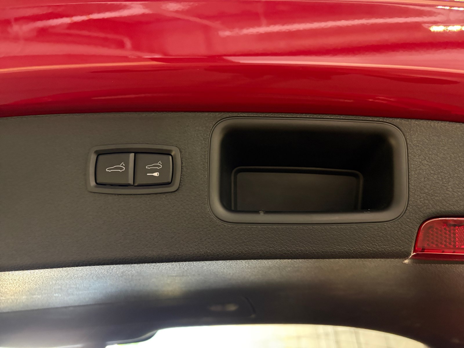 Certified 2026 Porsche Macan AWD/4WD image 31