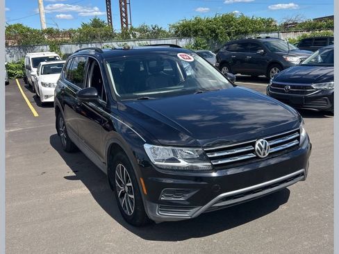 Used 2019 Volkswagen Tiguan SE w/ Panoramic Sunroof Package FWD image 1