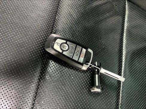 Used 2018 Ford F150 Raptor w/ Equipment Group 802A Luxury AWD/4WD image 30