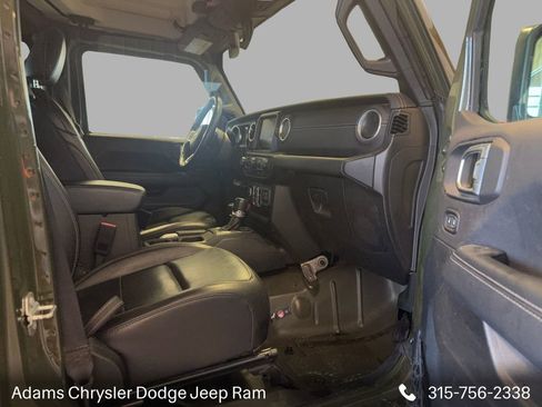 Used 2023 Jeep Wrangler Unlimited Sahara w/ Cold Weather Group AWD/4WD image 11