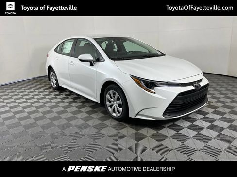 Used 2026 Toyota Corolla LE FWD image 6