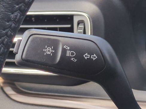 Used 2022 Ford Explorer Limited w/ Equipment Group 301A image 27