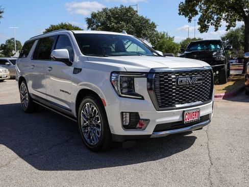 Used 2023 GMC Yukon XL Denali Ultimate AWD/4WD image 9