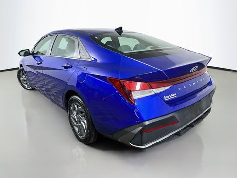 Certified 2024 Hyundai Elantra SEL FWD image 5