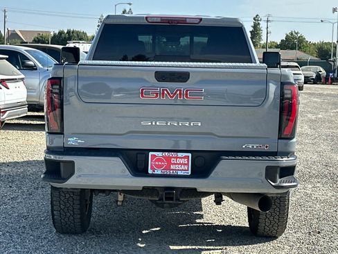 Used 2024 GMC Sierra 2500 AT4 w/ AT4 Premium Plus Package AWD/4WD image 8