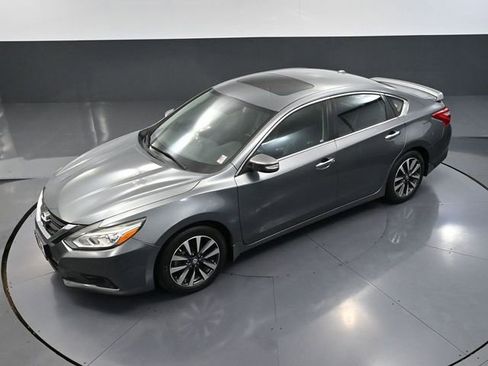 Used 2016 Nissan Altima 2.5 SL w/ Moonroof Package image 52