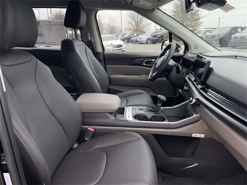 New 2026 Kia Carnival LXS image 18