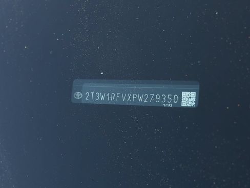 Used 2023 Toyota RAV4 XLE FWD image 32