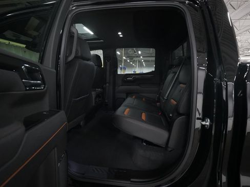 Certified 2025 GMC Sierra 1500 AT4 w/ AT4 Premium Package AWD/4WD image 15
