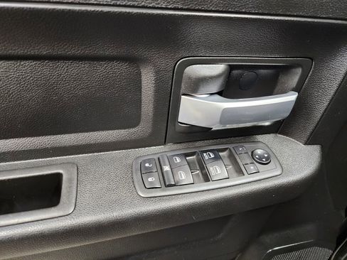 Used 2019 RAM 3500 Tradesman w/ Chrome Appearance Group image 10