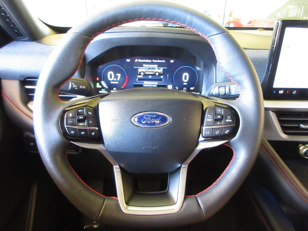 Certified 2026 Ford Explorer ST-Line w/ ST-Line Street Pack RWD image 15