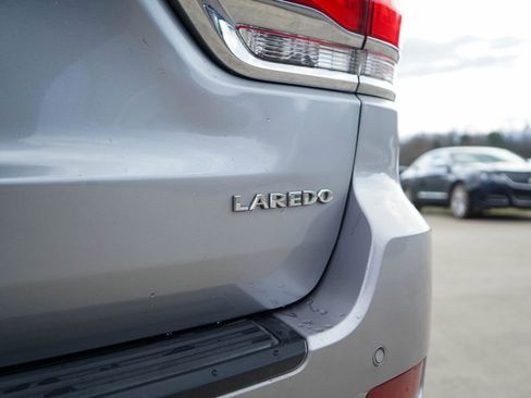 Used 2018 Jeep Grand Cherokee Laredo image 14