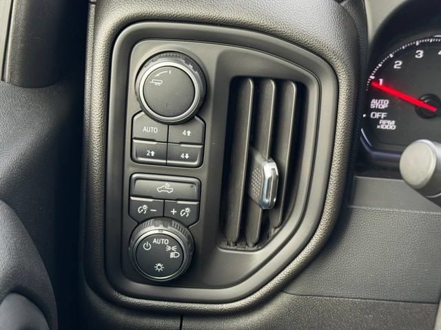 Used 2022 Chevrolet Silverado 1500 Custom Trail Boss AWD/4WD image 29