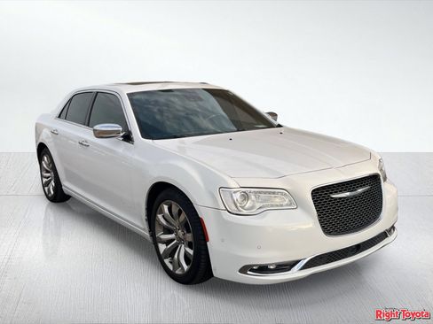 Used 2018 Chrysler 300 Limited w/ Safetytec Plus Group RWD image 5