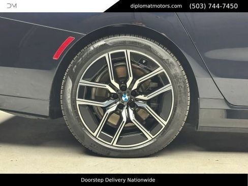 Used 2024 BMW i7 xDrive60 AWD/4WD image 42
