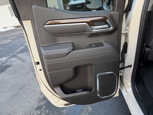 New 2026 GMC Sierra 1500 SLE image 17