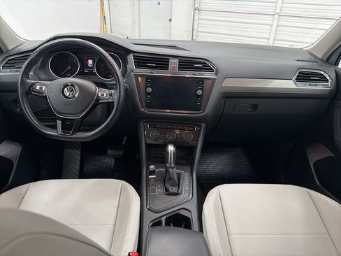 Used 2018 Volkswagen Tiguan SE FWD image 23