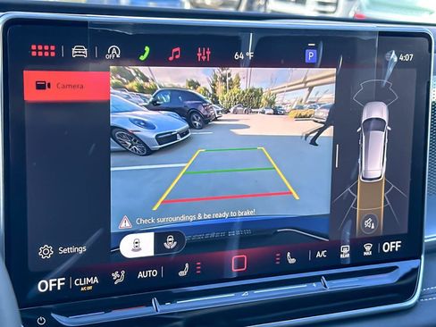 New 2026 Volkswagen Tiguan SE image 18