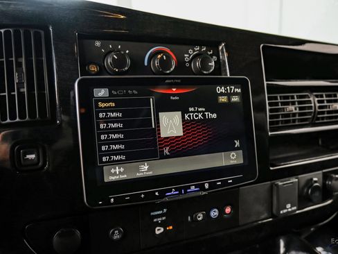 Used 2023 Chevrolet Express 2500 image 69