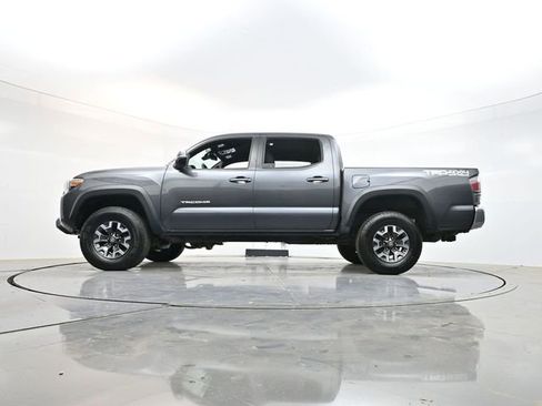 Used 2022 Toyota Tacoma TRD Off-Road AWD/4WD image 29