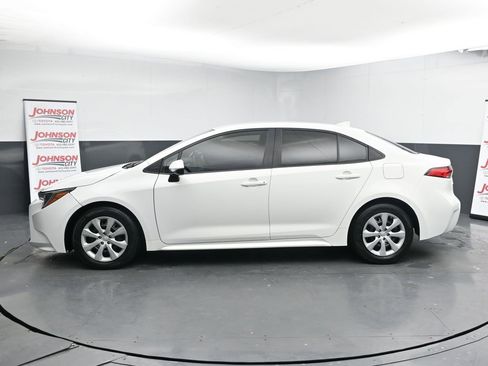 Used 2021 Toyota Corolla LE image 5