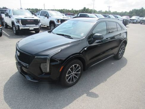 Certified 2024 Cadillac XT4 Sport AWD/4WD image 2