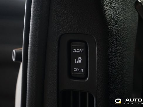 Used 2023 Honda Odyssey Touring image 32