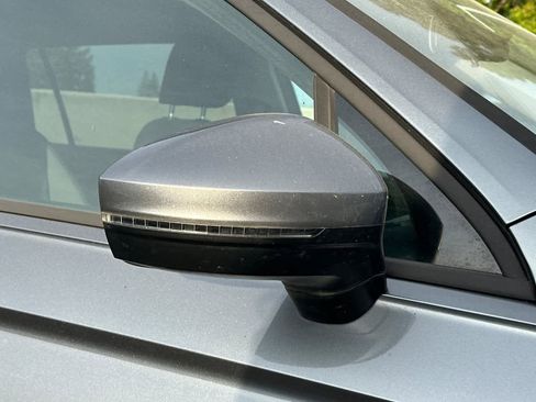 Used 2018 Volkswagen Tiguan S image 13