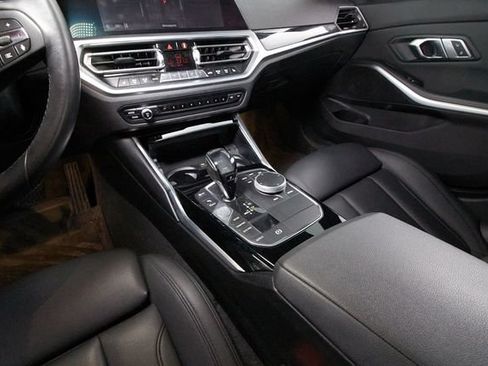 Used 2019 BMW 330i xDrive Sedan w/ Convenience Package AWD/4WD image 10