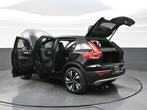 Used 2024 Volvo XC40 B5 Ultimate w/ Protection Package Premier AWD/4WD image 46