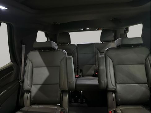 Used 2022 GMC Yukon Denali w/ Denali Ultimate Package AWD/4WD image 19