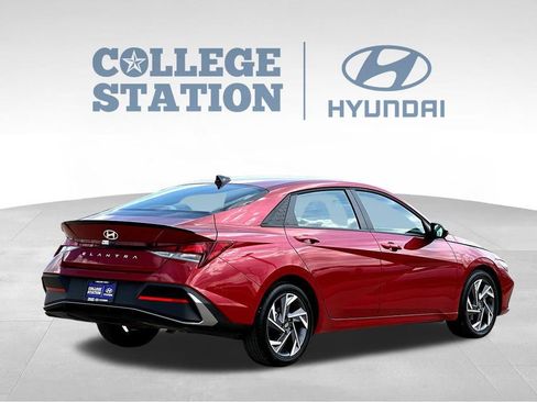 Used 2025 Hyundai Elantra Sport w/ Cargo Package FWD image 10