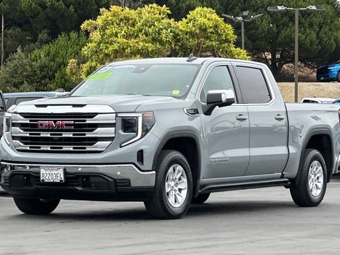 Used 2025 GMC Sierra 1500 SLE w/ Preferred Package AWD/4WD image 11